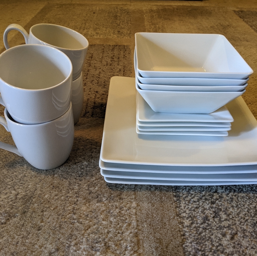 Crate and Barrel Dinner Set